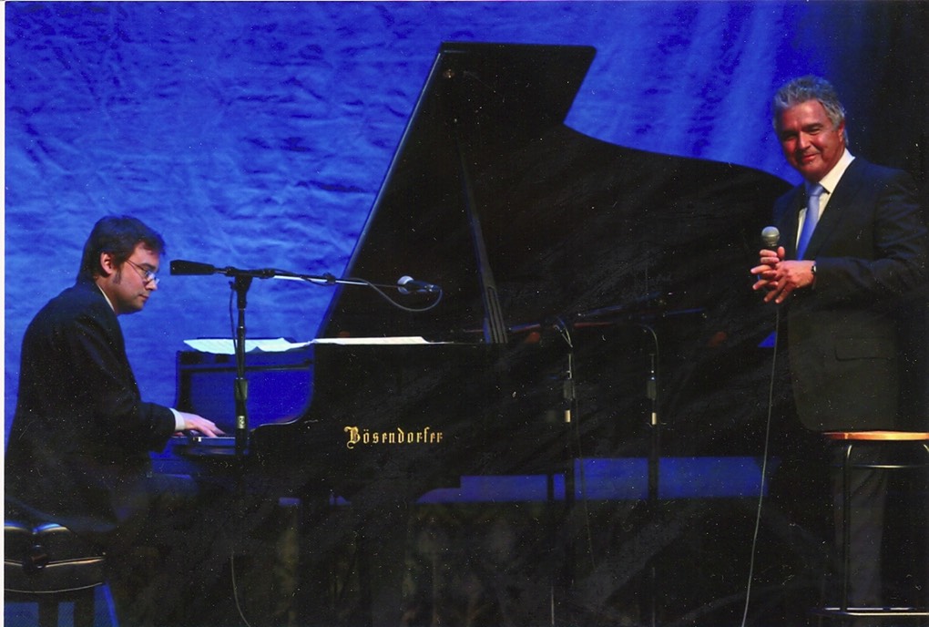 on stage with Steve Tyrell